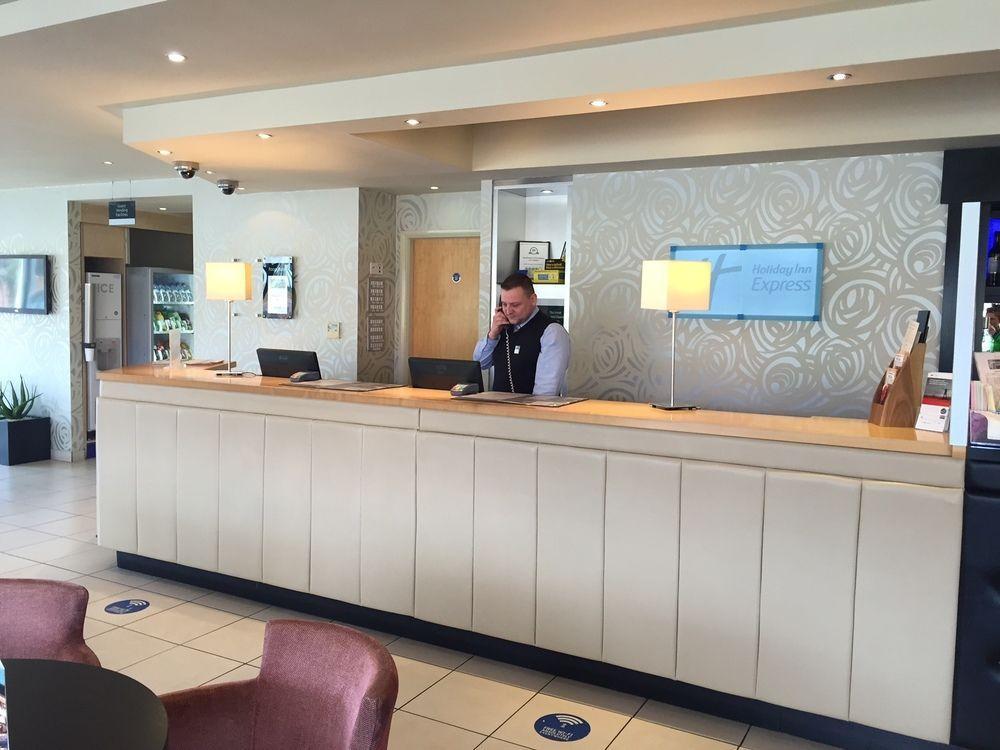 Holiday Inn Express, Chester Racecourse By Ihg Exterior foto